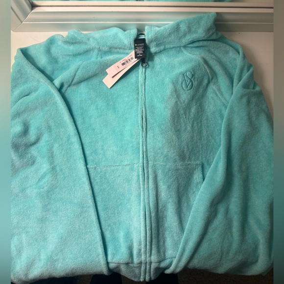 VICTORIA'S SECRET Point Terry Cloth Hoodie & Short Set - Picture 5 of 12